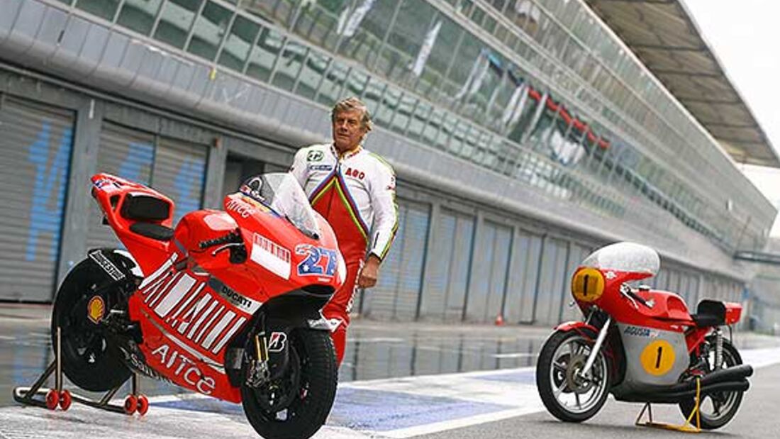 Giacomo Agostini fährt Weltmeister-Ducati