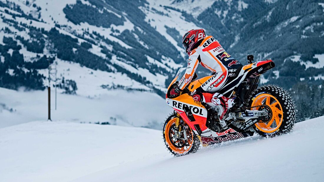 MotoGP-Bike im Schnee