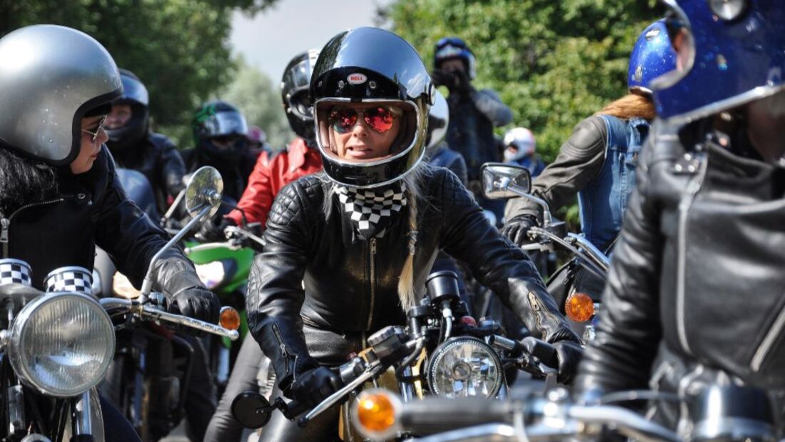 Frauen-Motorradfestival in der „Stadt aus Eisen“