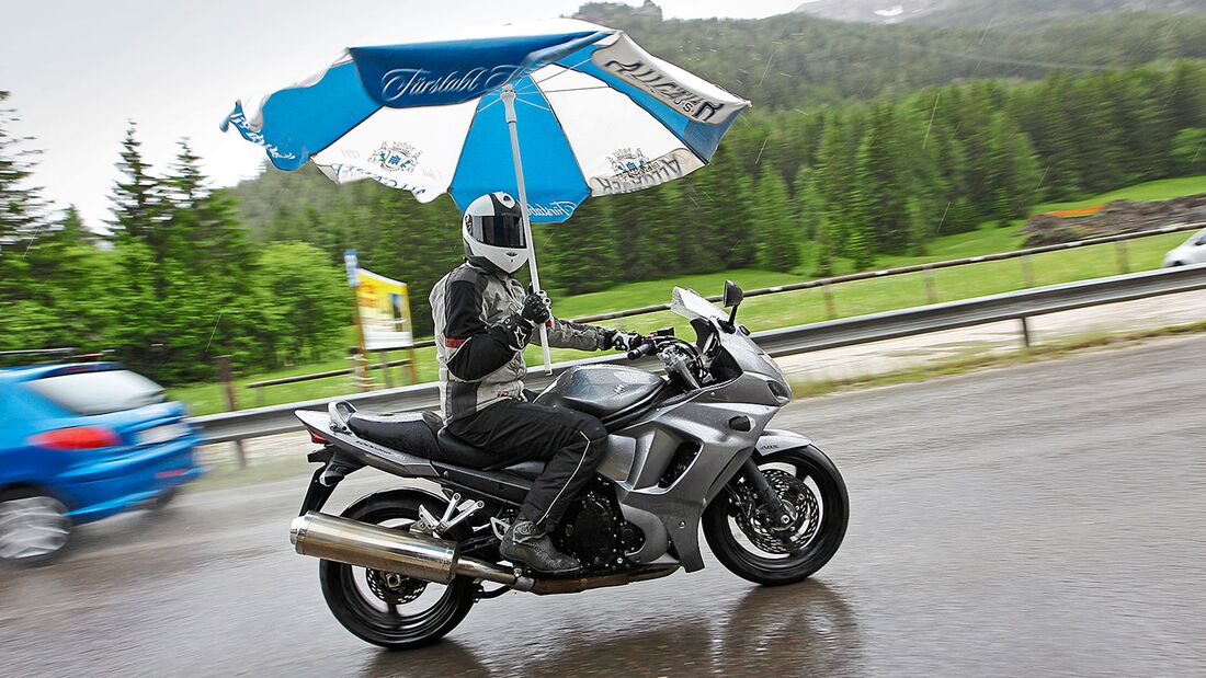 Regenschutz für Motorradfahrer