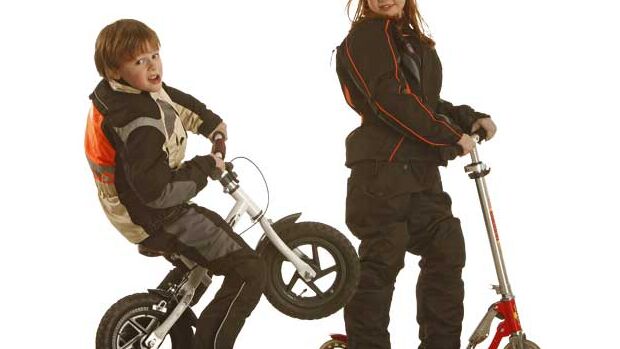 Kinder Motorrad Sicherheitsgurtträger Verstellbarer Moto Scooter  Beifahrersitzgurt für Kindergeschirr Brust Motorrad Schutz -  Kidsmotorcyclehelmets