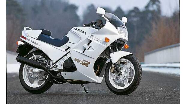 Honda VFR 750 F (Typ RC 24) im Test | MOTORRADonline.de