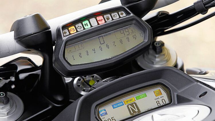Tachometer Motorrad mit null Kilometerstand. Das Fahrrad ist im