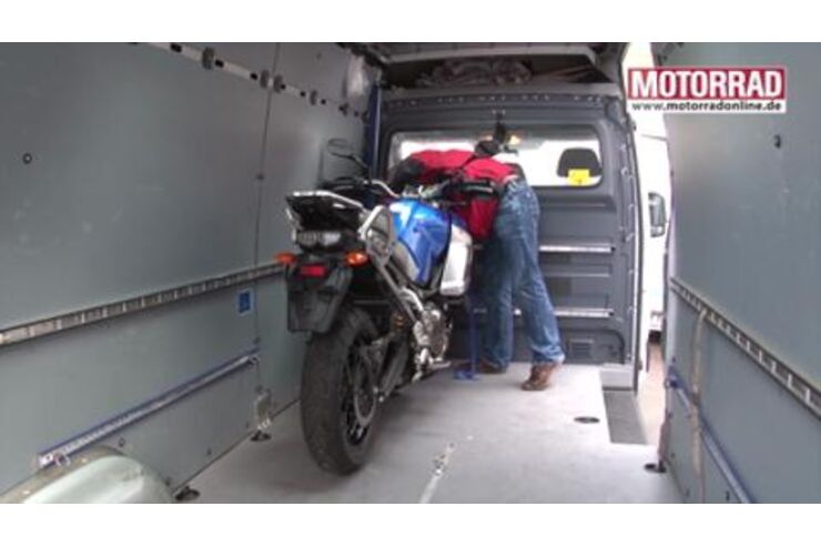 So geht's: Das Motorrad transportieren