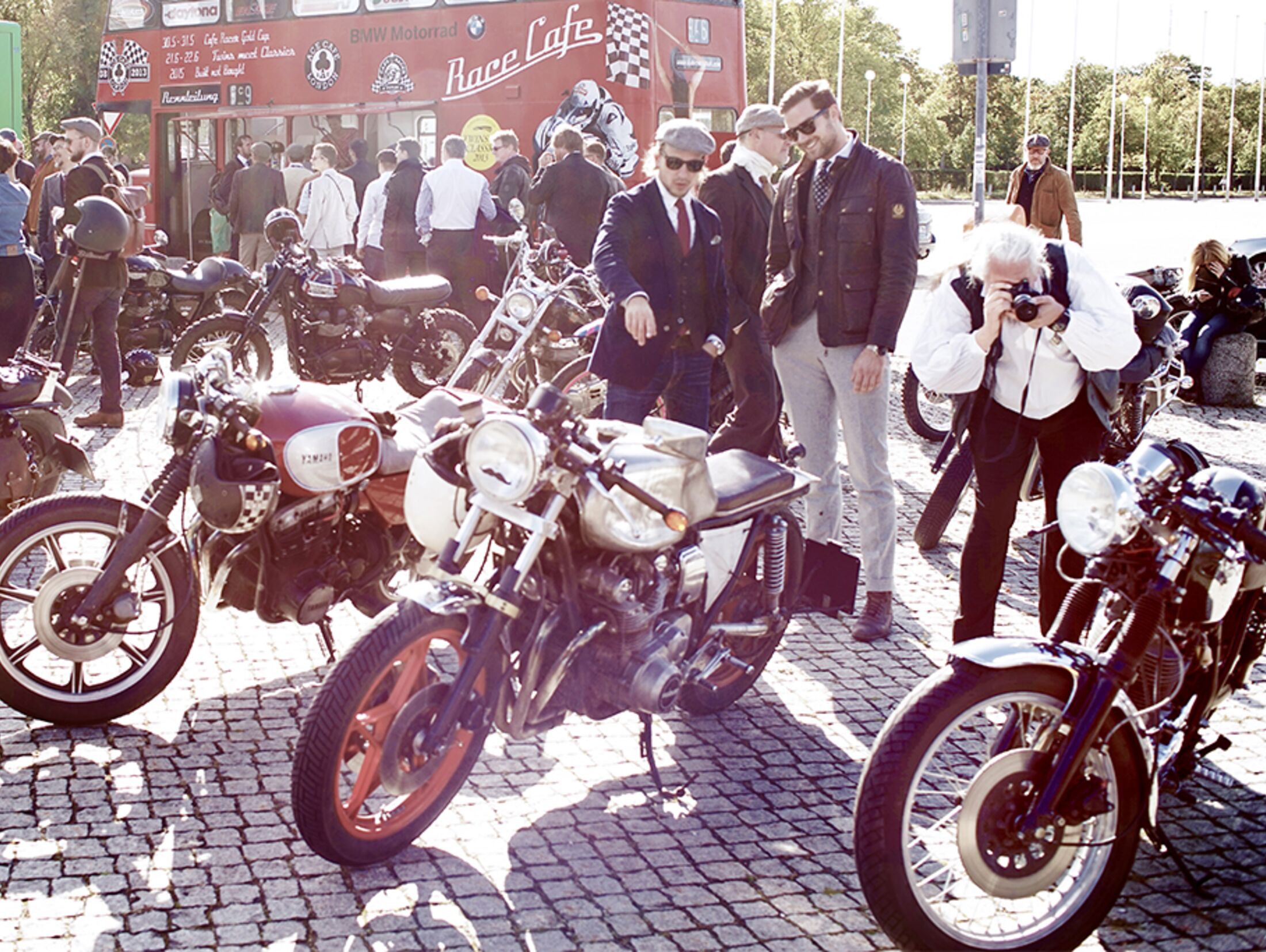 Motorradtreffen - Distinguished Gentleman's Ride 2015