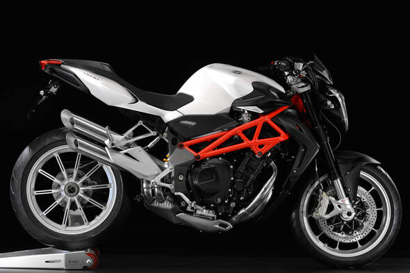 MV Agusta Brutale 1090 > aktuelle Tests & Fahrberichte