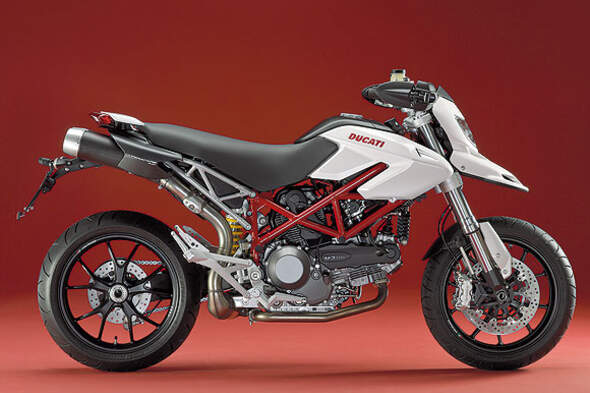 Ducati Hypermotard 1100 > aktuelle Tests & Fahrberichte
