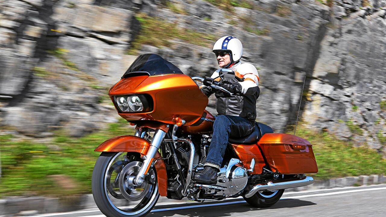 Harley Davidson Road Glide Special Fltrxs Im Fahrbericht Motorradonline De